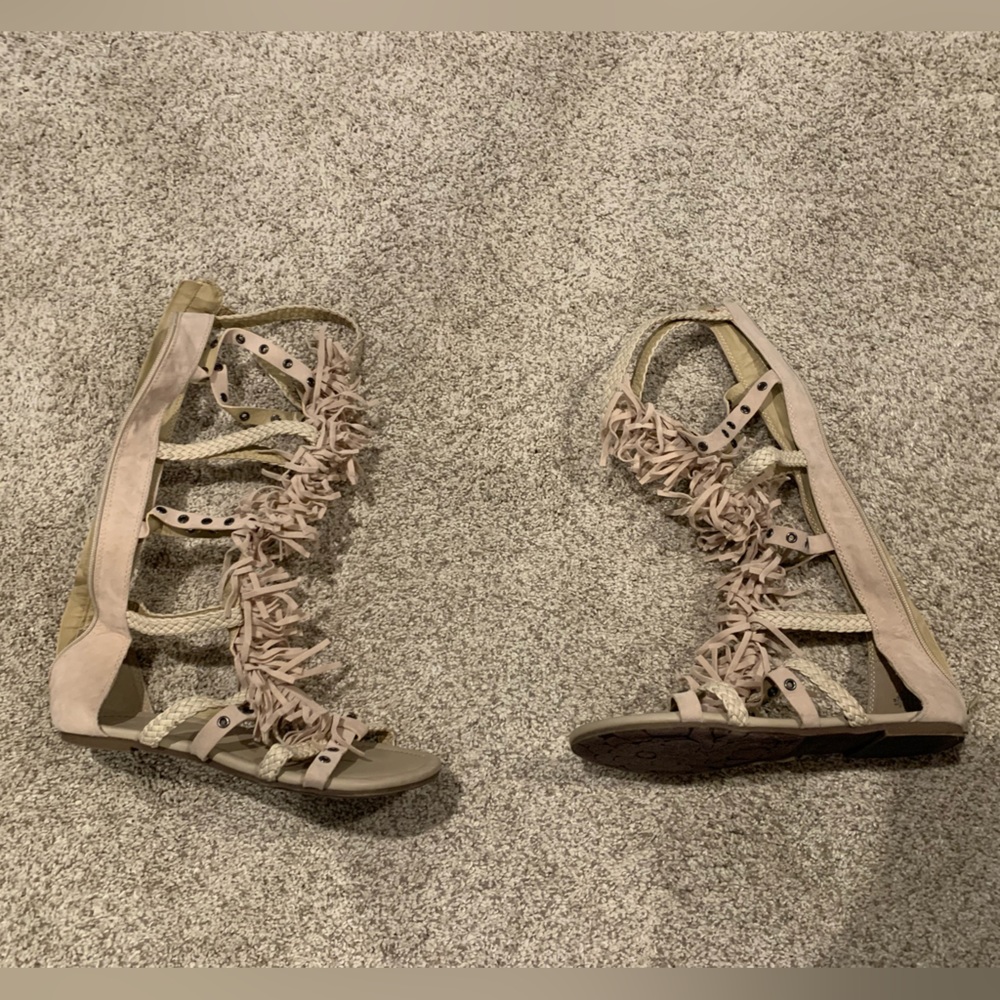 Charlotte Russe, Womens, 6M, never worn, tan